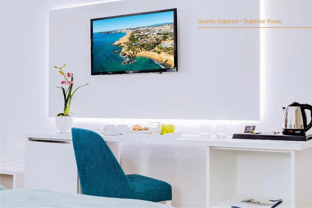 QUADRUPLE SUPERIOR Room, Auramar Beach Resort, Algarve