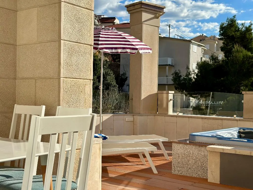 APARTMENT DELUXE WITH JACUZZI Room, Villa Miramar, Split