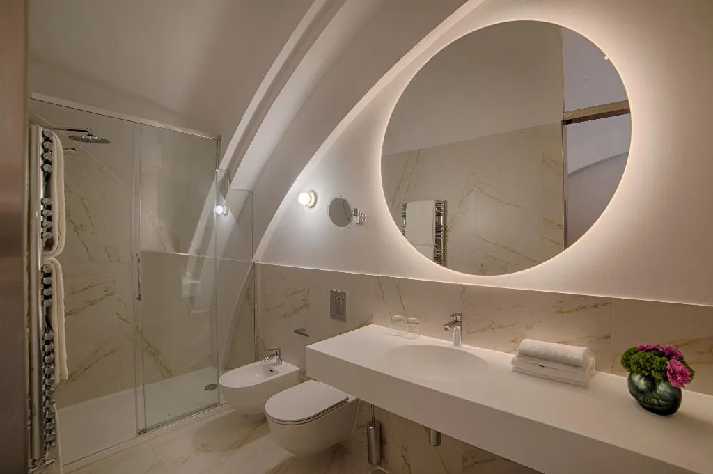 SUITE CAPACITY 4 Room, NH Collection Milano CityLife, Milan