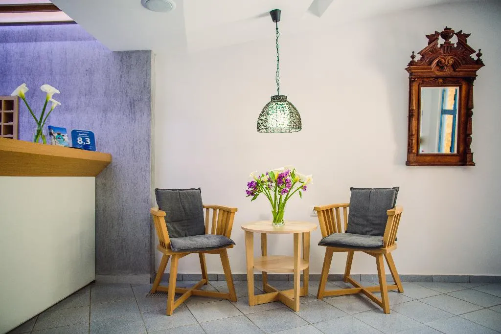 Lobby, Iliana, Crete