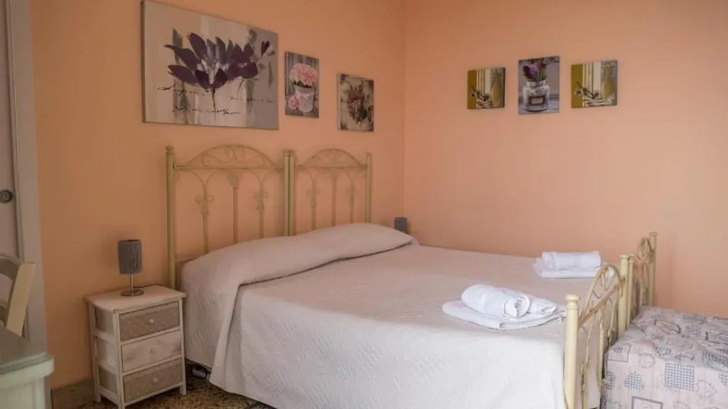 Room, Sikelia, Catania