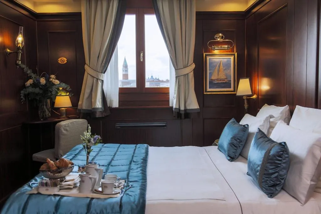 Double or Twin SUPERIOR LAGOON VIEW Room, Bucintoro, Venice