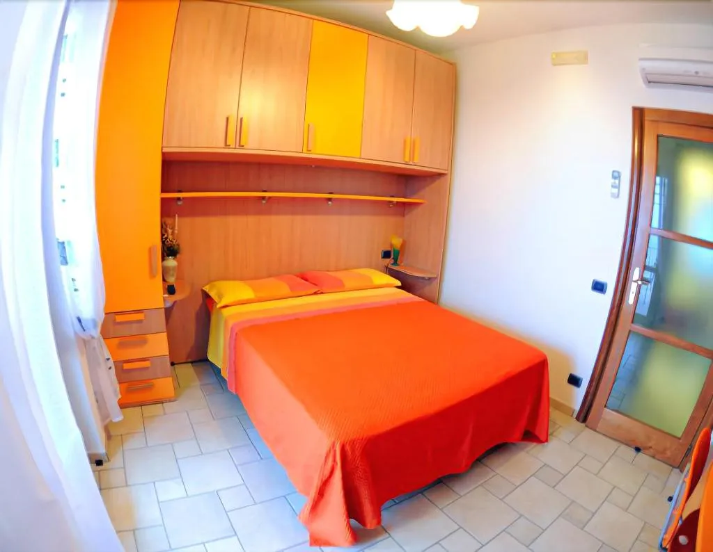 Room, La Mela Blu, Naples