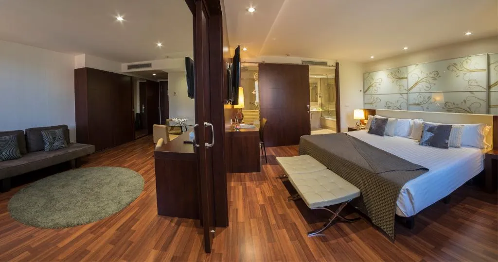 SUITE EXECUTIVE CAPACITY 2 Room, Gran Ultonia, Costa Brava