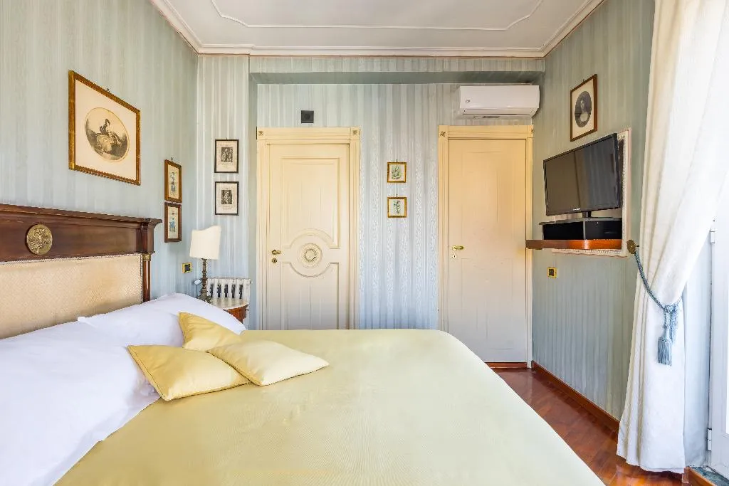 DOUBLE SUPERIOR WITH AIR CONDITIONING Room, La Casa Di Bruno, Naples