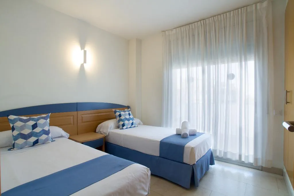 APARTMENT CAPACITY 6 TWO BEDROOMS Room, Ibersol SPA Aqquaria, Costa Dorada