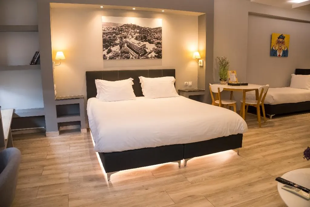 FAMILY ROOM PARK VIEW Room, Connect Studios and Apartments, Athens