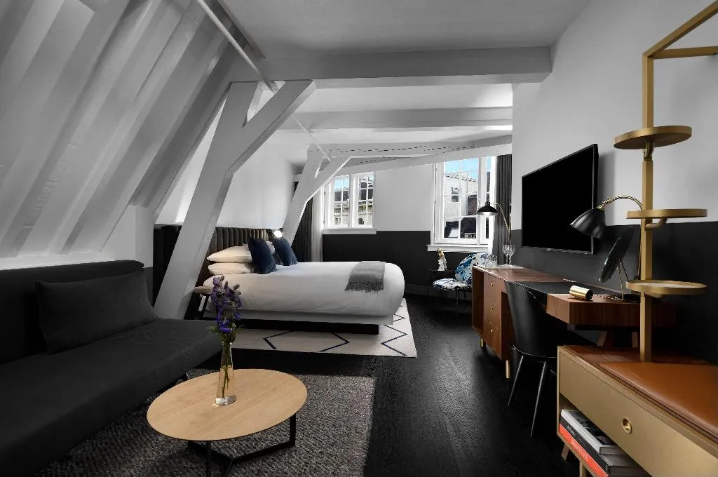 SUITE KING SIZE BED Room, Kimpton De Witt Amsterdam, Amsterdam