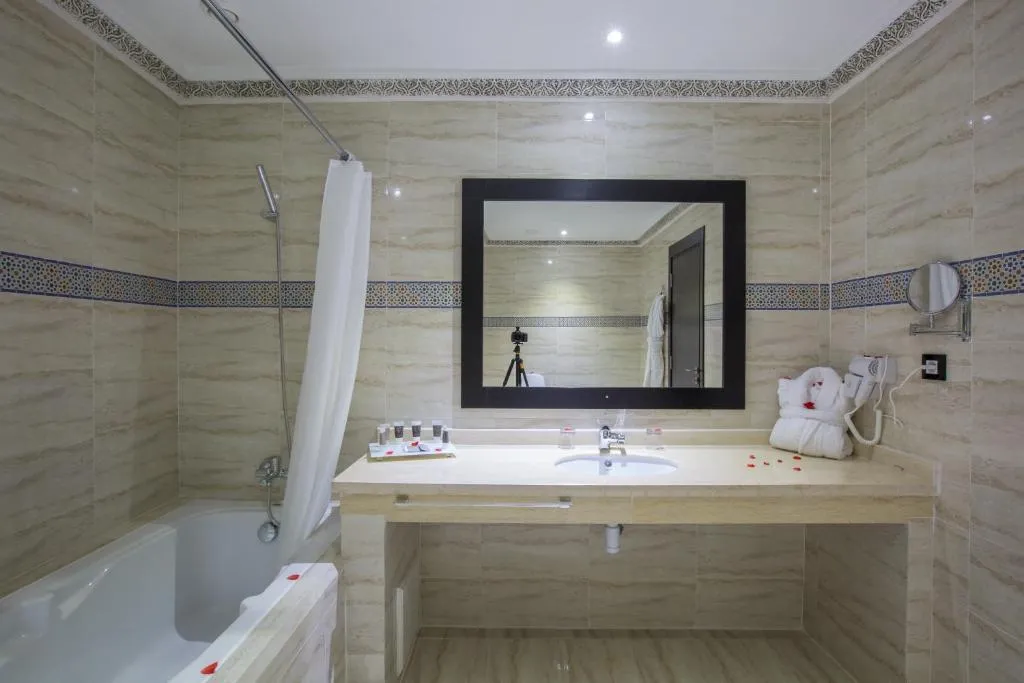 Double or Twin SUPERIOR POOL VIEW Room, Riad Ennakhil Hotel & SPA, Marrakech