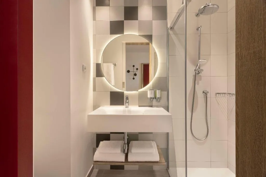 DOUBLE QUEEN SIZE BED Room, Hampton By Hilton Malaga Martiricos, Costa Del Sol