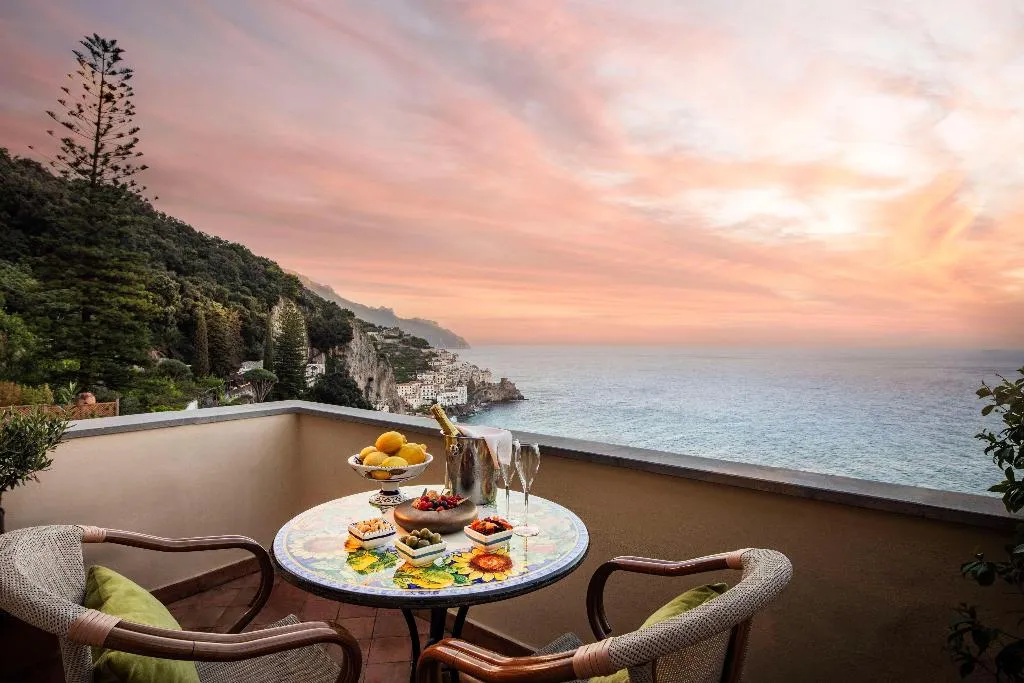 DOUBLE PREMIUM Room, Anantara Convento di Amalfi Grand Hotel, Naples