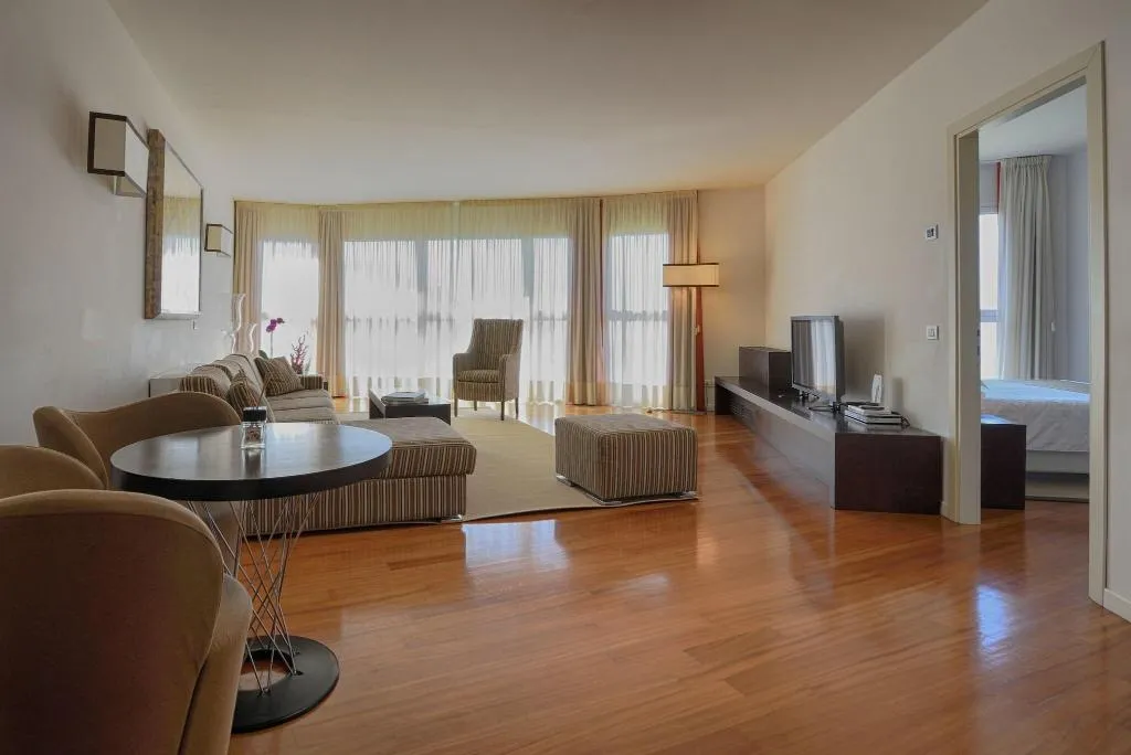 SUITE EXECUTIVE QUEEN BED Room, Eden Rock Resort, Florence