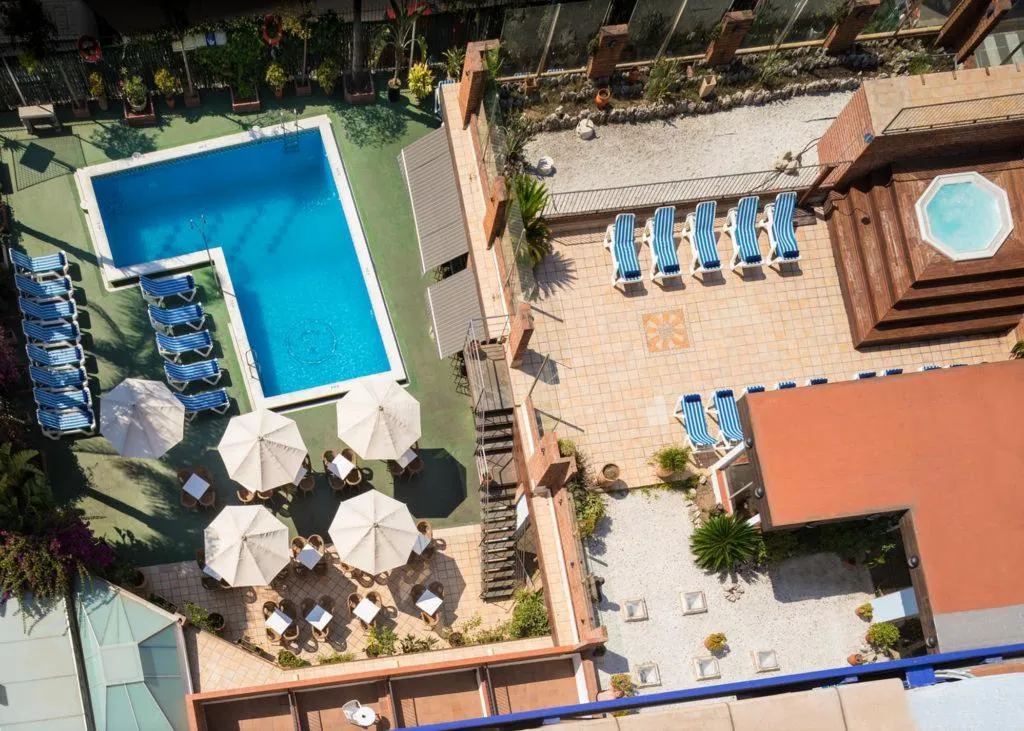 Pool, htop Palm Beach, Costa Brava