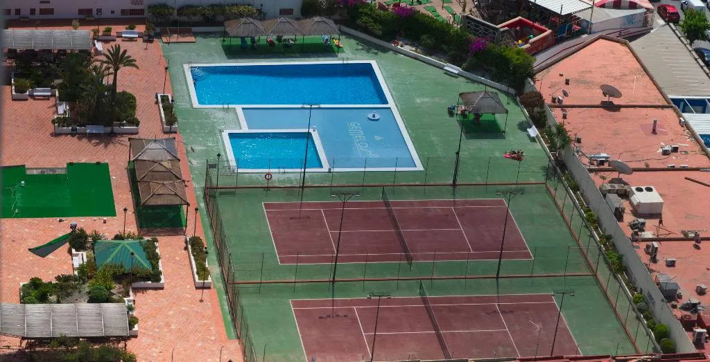 Sports and Entertainment, Apart. Gemelos  2- Beninter, Costa Blanca