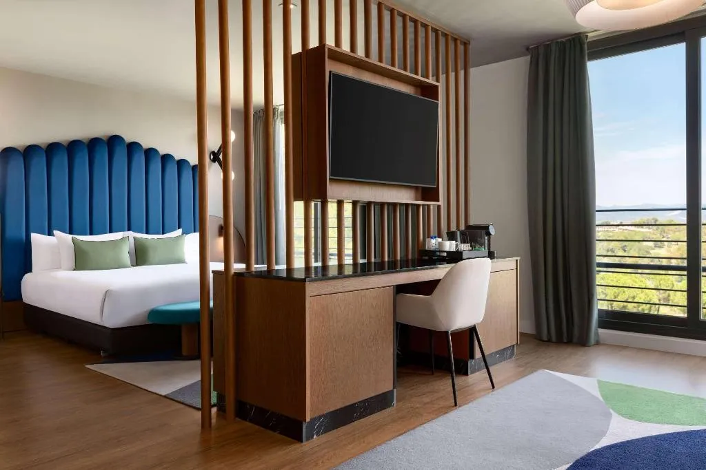 SUITE KING SIZE BED Room, Dolce By Wyndham Barcelona Resort, Barcelona