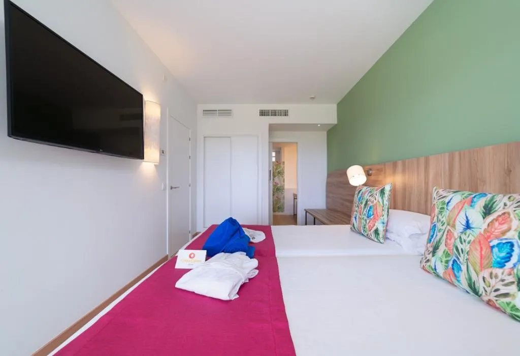 FAMILY ROOM CAPACITY 5 TWO BEDROOMS Room, Costa Calero Thalasso& Spa, Lanzarote