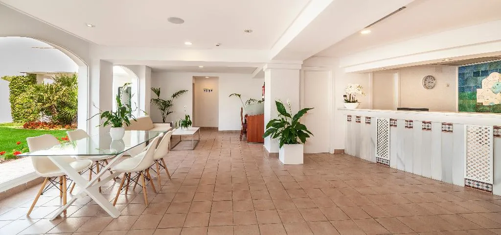 Lobby, Globales Cala'n Blanes, Menorca