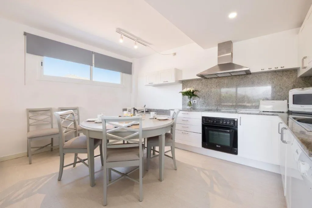APARTMENT TWO BEDROOMS Room, Duva, Majorca