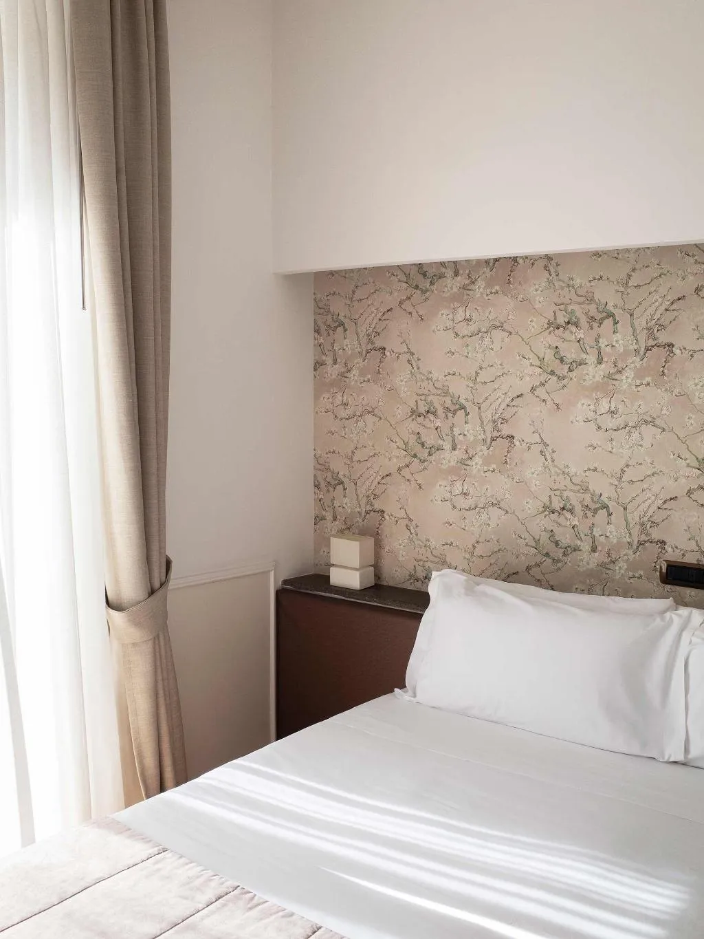 Double or Twin STANDARD Room, Grand Hotel Europa, Naples