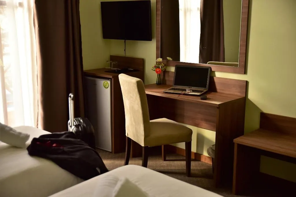 Room, Mont Helmos, Athens