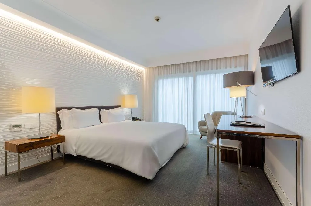 Room, Olissippo Saldanha, Lisbon