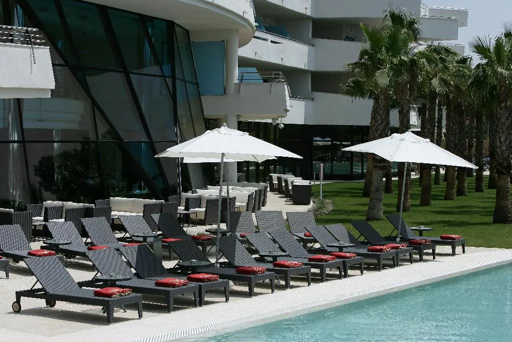 Pool, Senator Banus, Costa Del Sol