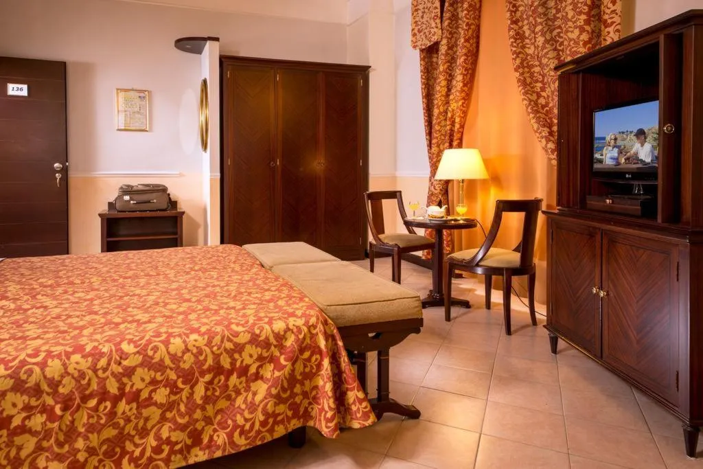 DOUBLE SUPERIOR Room, Nizza, Rome