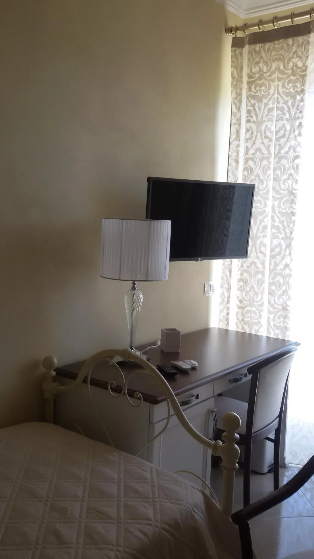 SINGLE DELUXE Room, Daphnae House, Catania