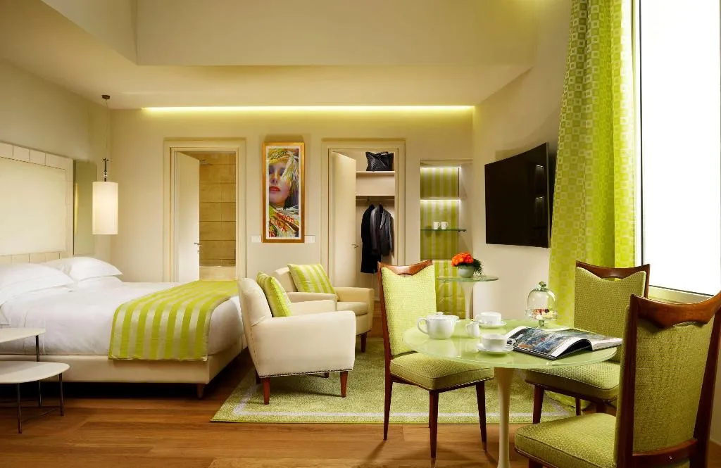 Room, Grand Hotel Minerva, Florence