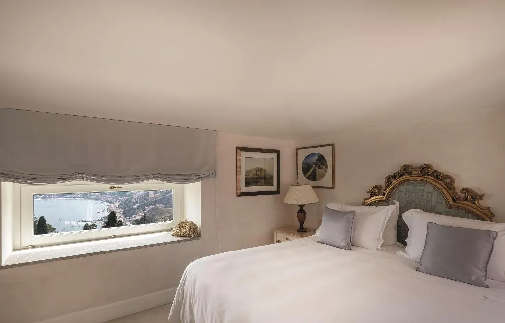 JUNIOR SUITE DELUXE Room, Grand Hotel Timeo, A Belmond Hotel, Taormina, Taormina
