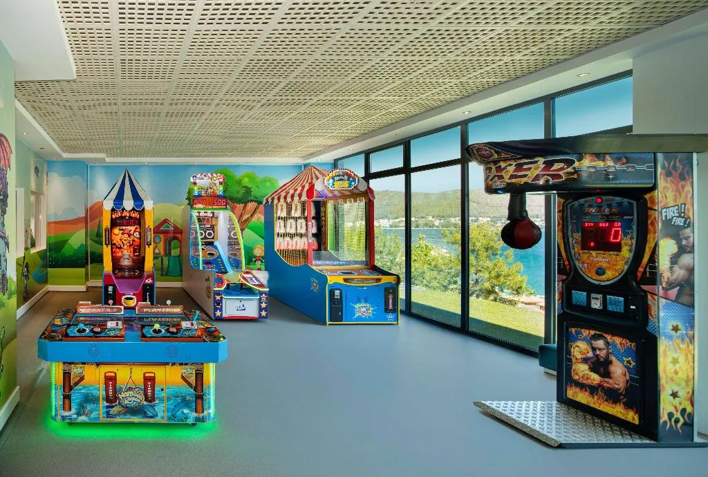 Sports and Entertainment, Lujo Art &Joy, Bodrum