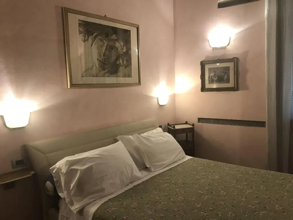 Room, La Casa Di Annusca, Florence