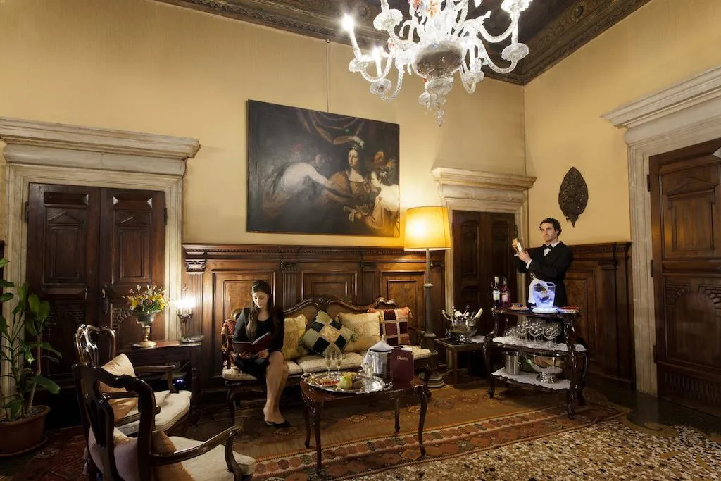 Lobby, Palazzetto Pisani, Venice