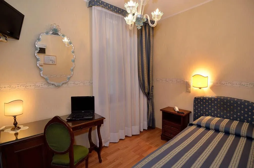 SINGLE STANDARD Room, Da Bruno, Venice