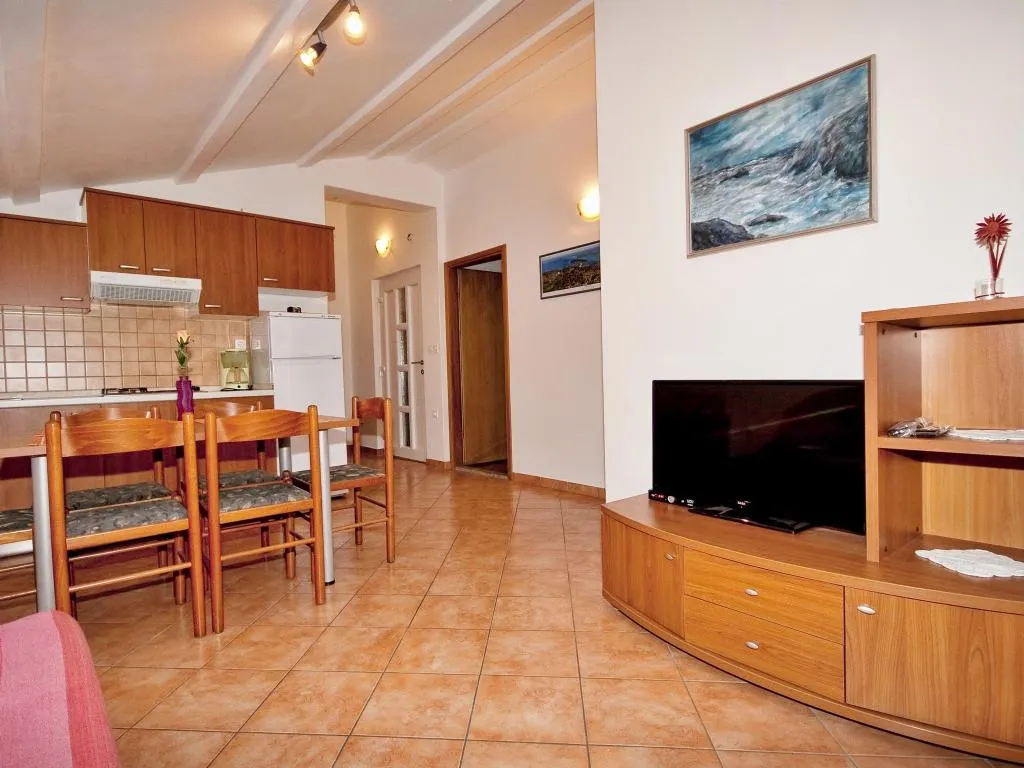 APARTMENT CAPACITY 5 Room, Apartments Snjezana, Istria