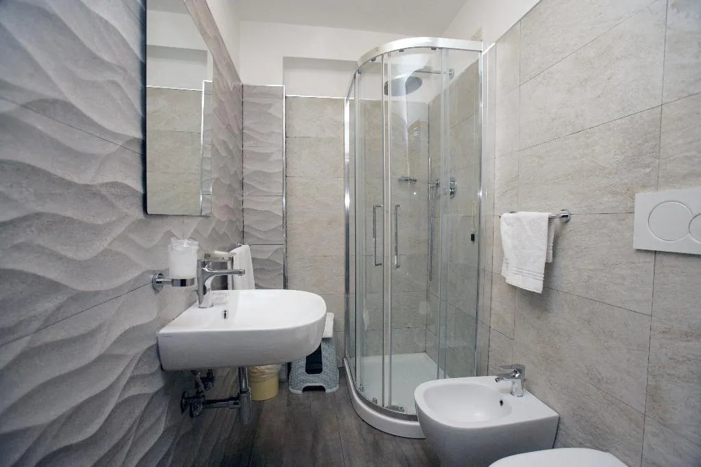 TRIPLE CLASSIC Room, Desiree, Florence