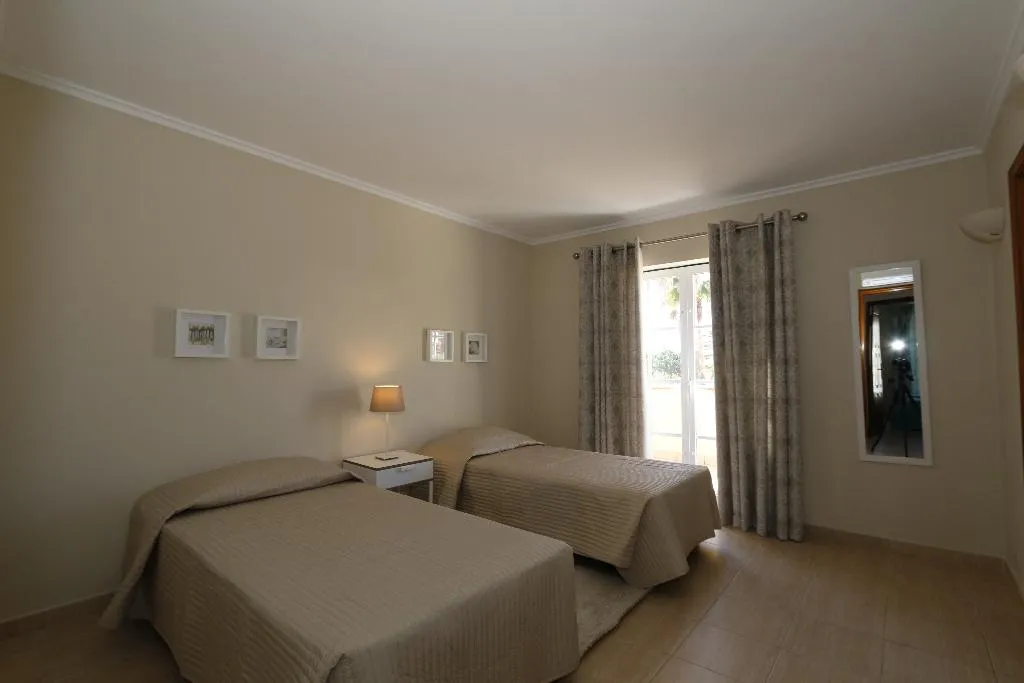 APARTMENT THREE BEDROOMS Room, Apartamentos The Old Village by Village 4u, Algarve