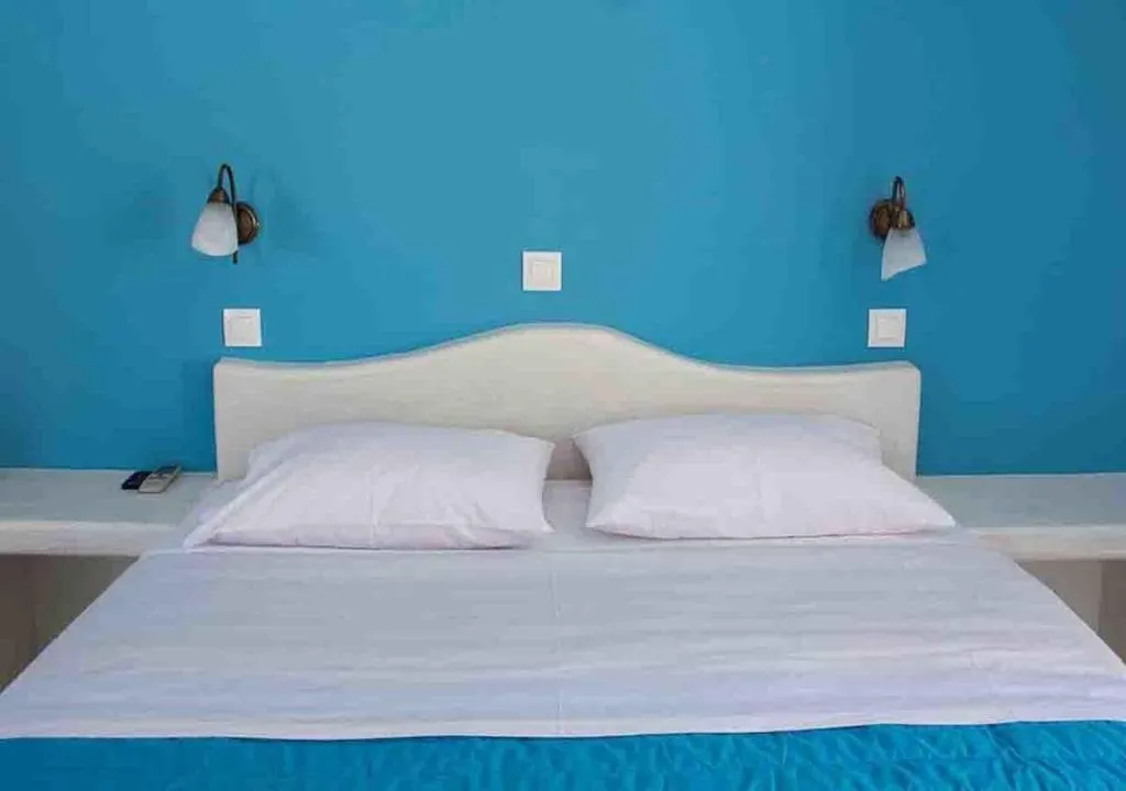 General view, Sail Inn, Santorini