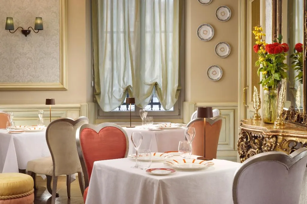Restaurant, Chateau Monfort, Milan