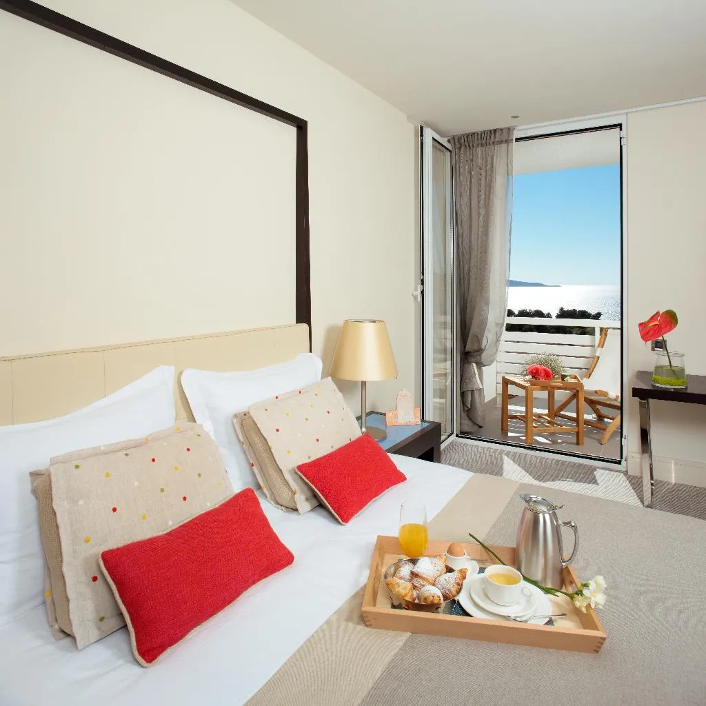 SUITE DELUXE SEA VIEW Room, Amfora Hvar Grand Beach Resort, Split