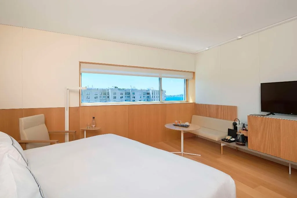DOUBLE WITH VIEWS Room, Melia Palma Bay, Majorca