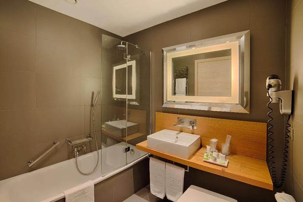 Room, NH Firenze, Florence