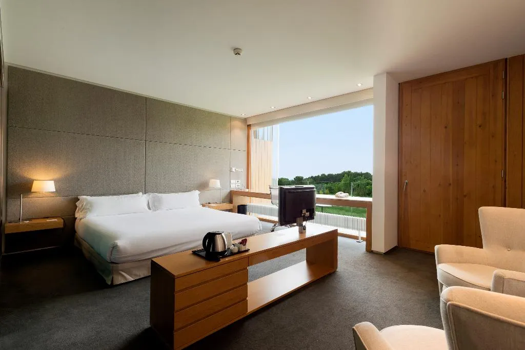 SINGLE DELUXE WITH BALCONY Room, La Mola & Conference Center, Barcelona