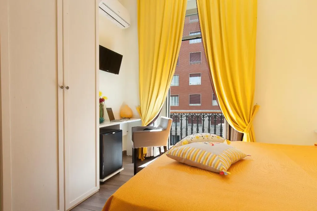 DOUBLE DELUXE Room, Suite Dei Catalani, Naples