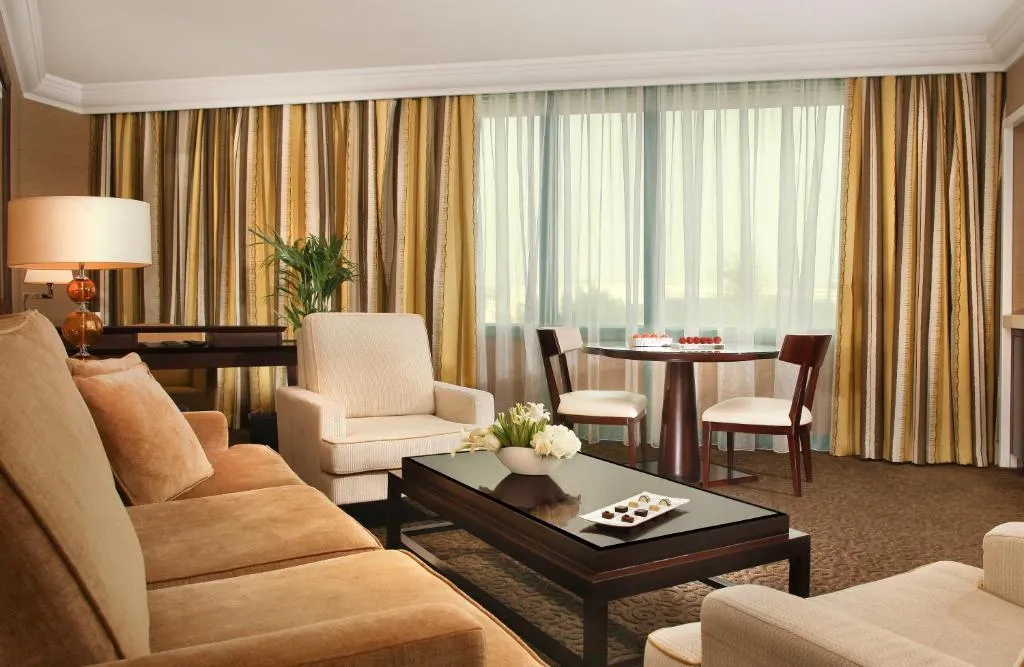 DOUBLE EXECUTIVE KING BED Room, Movenpick Grand Al Bustan Hotel, Dubai