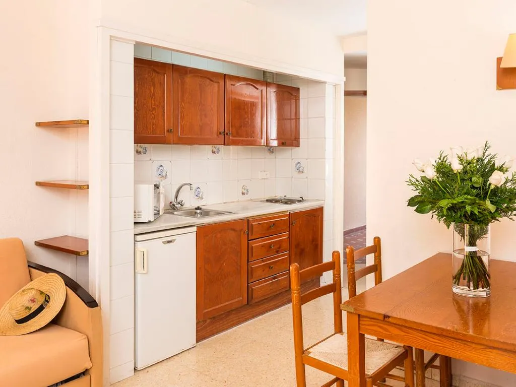 APARTMENT CAPACITY 4 ONE BEDROOM Room, Gem Wellness & Spa, Costa Brava