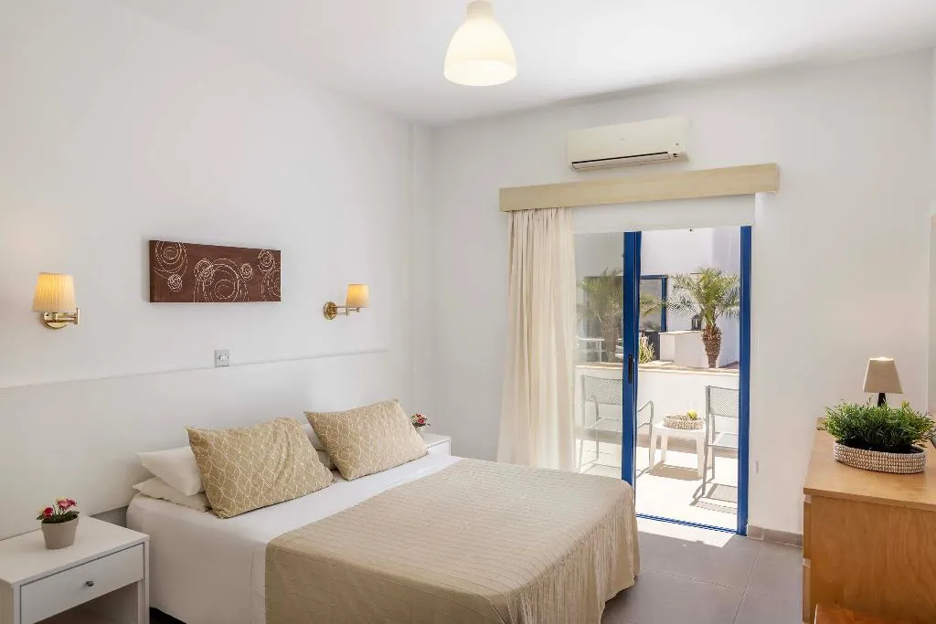 BUNGALOW ONE BEDROOM ONE BATHROOM Room, Flouressia Gardens, Cyprus