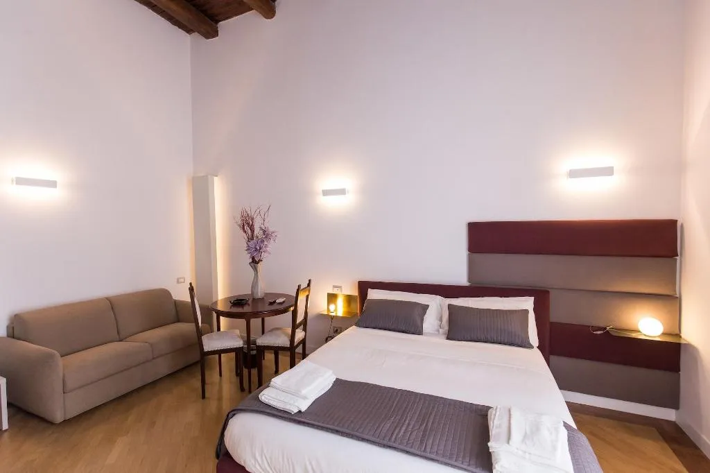 Room, Savoy Riviera, Naples