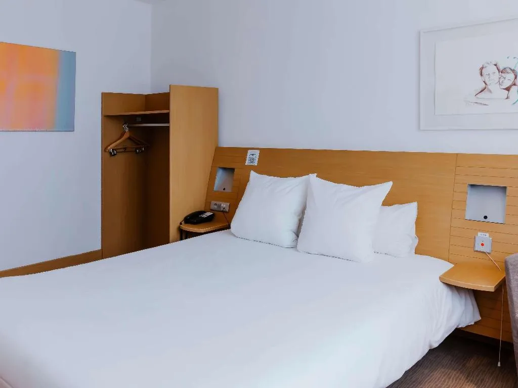 DOUBLE Accessible Room, Novotel Krakow City West, Krakow