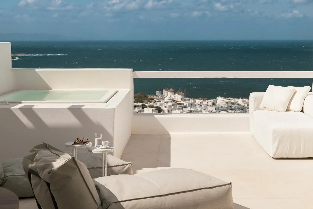 SUITE WITH JACUZZI Room, Lovia Mykonos, Mykonos
